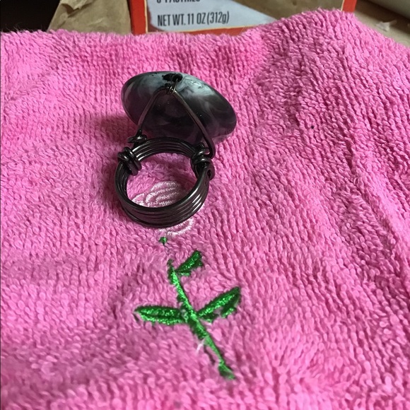 Statement piece stone ring - Picture 2 of 3